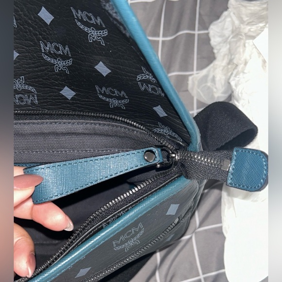 Authentic MCM Craig and Karl Snow Dome Messenger Bag - Picture 6 of 10